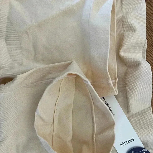 Shapermint Empetua® High-Waisted Shaper Short M/ L Shapewear - Picture 6 of 7